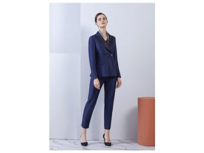 女装